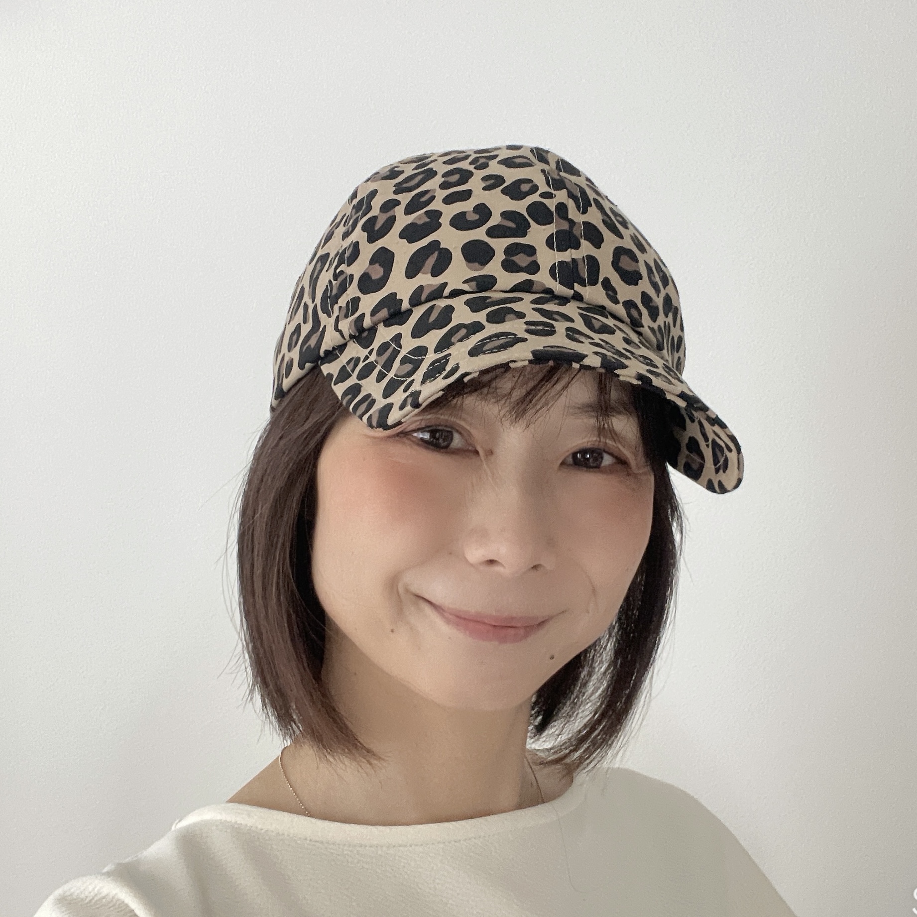 ヒョウ柄キャップ｜ちょっとした冒険を楽しむユニセックスデザイン